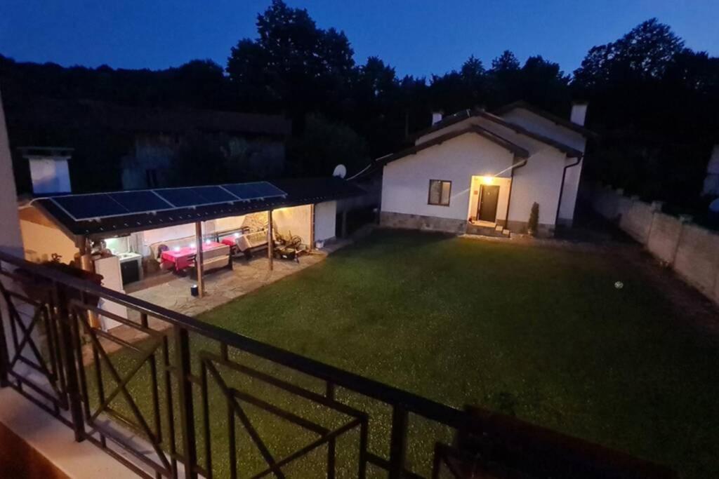 Двете Къщи В Планината Villa Beli Osŭm Eksteriør bilde