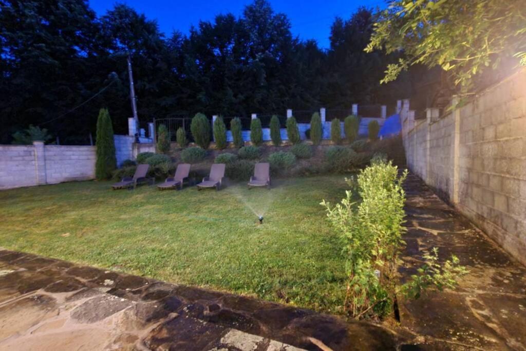 Двете Къщи В Планината Villa Beli Osŭm Eksteriør bilde